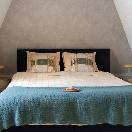 Luxury Bed & Wellness With Sauna And Jacuzzi Сasa de vacaciones Sint Pancras