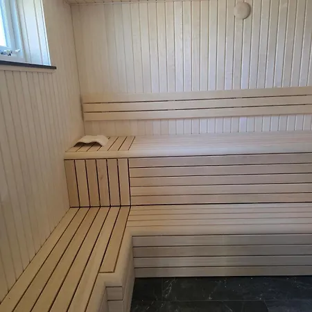 Luxury Bed & Wellness With Sauna And Jacuzzi *