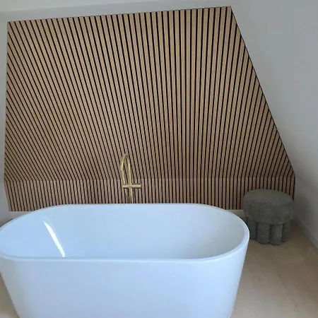 Casa de Férias Luxury Bed & Wellness With Sauna And Jacuzzi