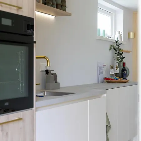 Luxury Bed & Wellness With Sauna And Jacuzzi * Sint Pancras