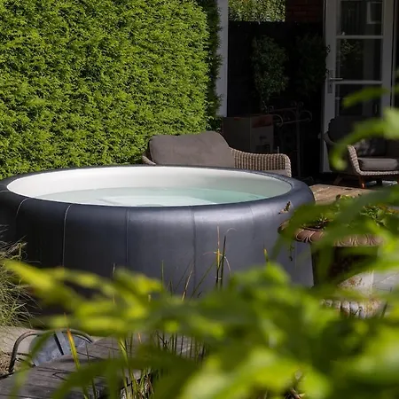 Luxury Bed & Wellness With Sauna And Jacuzzi Сasa de vacaciones *