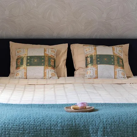 Сasa de vacaciones Luxury Bed & Wellness With Sauna And Jacuzzi
