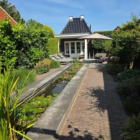 Casa de Férias Luxury Bed & Wellness With Sauna And Jacuzzi