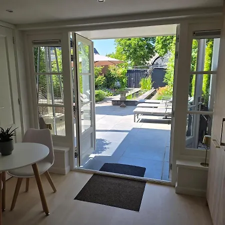 Luxury Bed & Wellness With Sauna And Jacuzzi * Sint Pancras