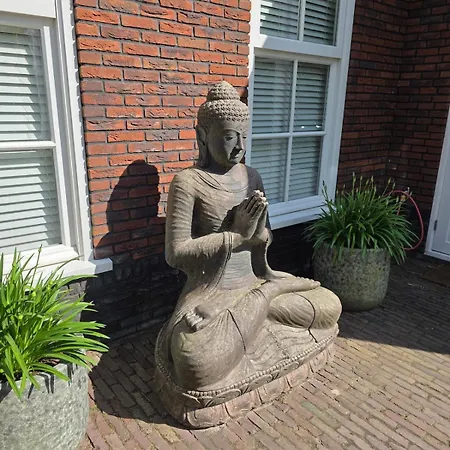 Casa de Férias Luxury Bed & Wellness With Sauna And Jacuzzi Sint Pancras