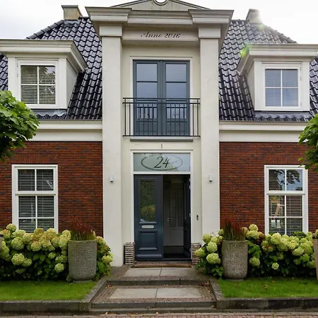 Luxury Bed & Wellness With Sauna And Jacuzzi Sint Pancras