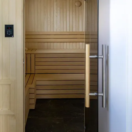 Luxury Bed & Wellness With Sauna And Jacuzzi Casa de Férias